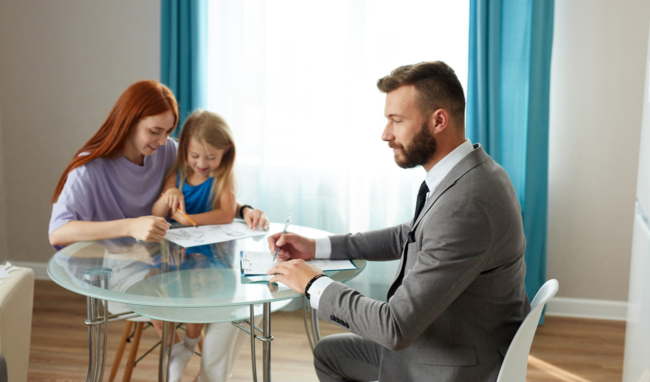 Mother working on getting child custody with a lawyer